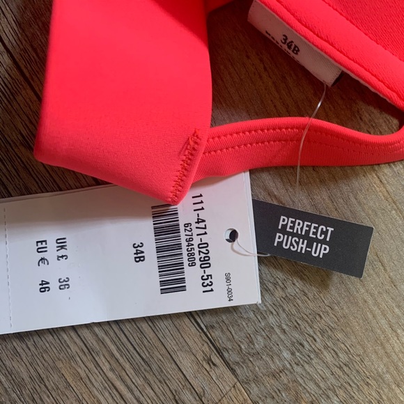Abercrombie & Fitch neon pink push up bikini top - Picture 5 of 7